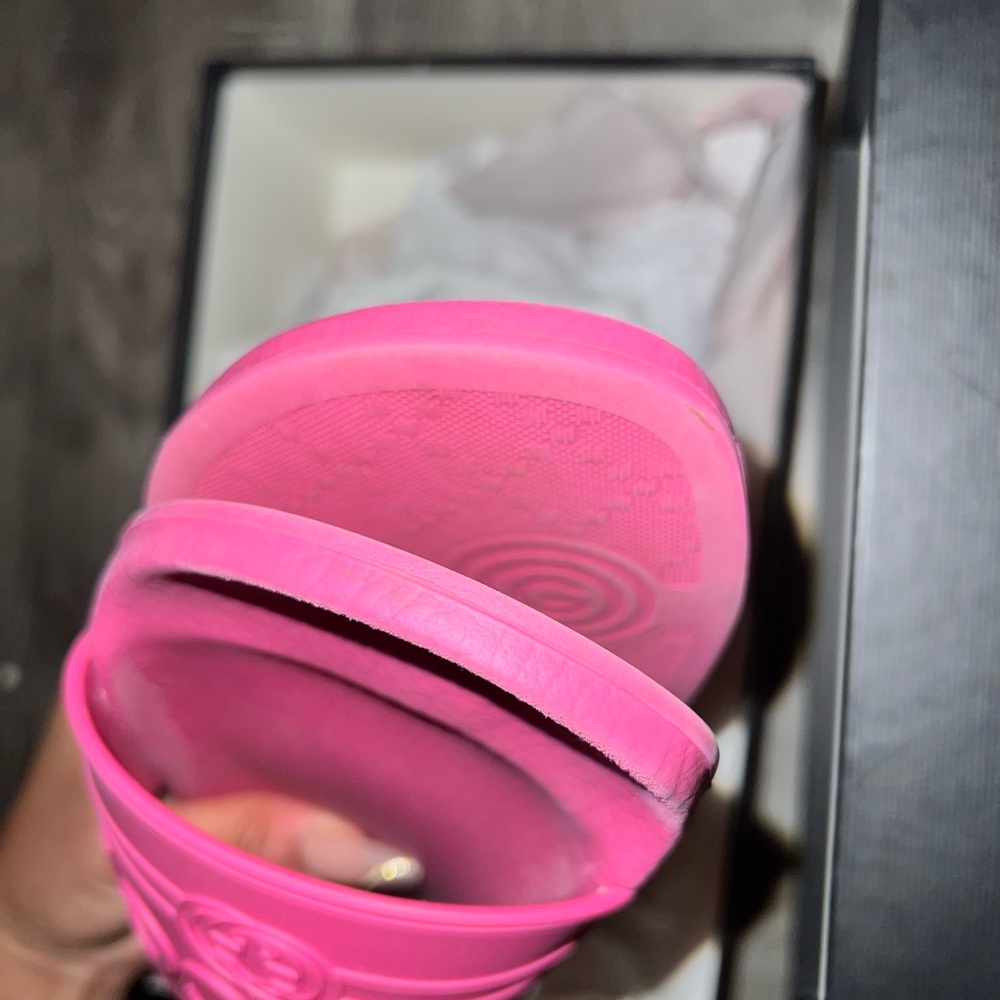 Gucci Fuchsia Rubber Slides - Picture 5 of 8